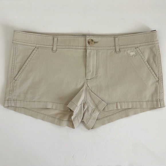Abercrombie & Fitch Jeans Women’s Tan/Beige Trouser Short Shorts Size 6 NWT - Picture 1 of 2
